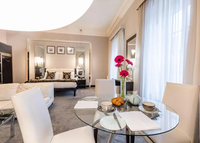 Zuni Restaurant & Boutique Hotel